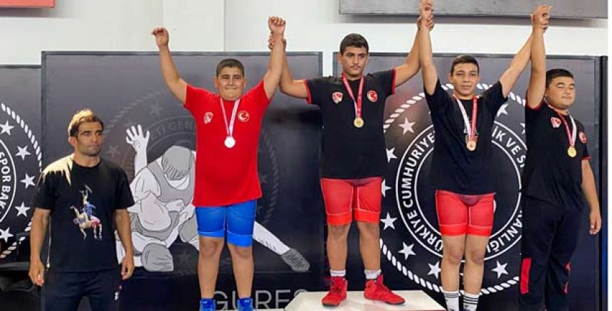 MANAVGAT BELEDİYESİ GÜREŞ KULÜBÜNDEN MADALYA YAĞMURU