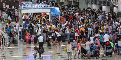 Antalya’yı hava yoluyla ziyaret eden turist sayısı 6 milyonu geçti