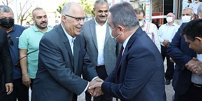 Başkan Böcek hal esnafını ziyaret etti
