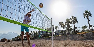 BÜYÜKŞEHİR’DEN ÜCRETSİZ PLAJ VOLEYBOL SAHALARI 