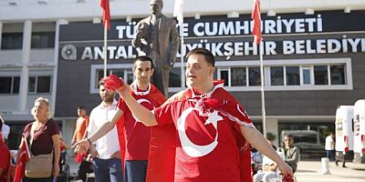 Davul zurnayla askere uğurlandılar 