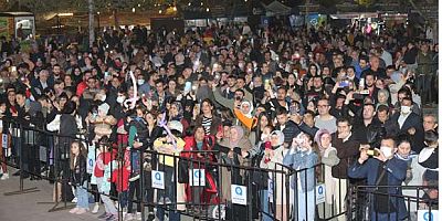 Diyarbakırlılar gecesi halaylarla renklendi