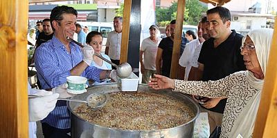 DÖŞEMEALTI BELEDİYESİNDEN 6 BİN KİŞİLİK AŞURE İKRAMI