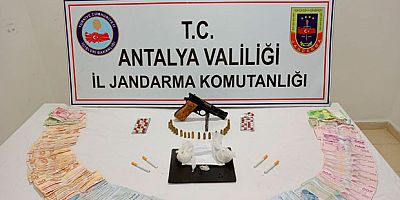 Firari uyuşturucu taciri, uyuşturucuyla yakalandı