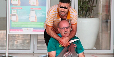  Garson ustabaşını bıçakla 4 saat rehin aldı.