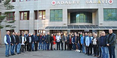 İYİ Parti Manavgat ilçe başkanı Hüseyin Ergen mazbatasını aldı.