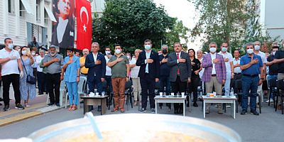 Kepez’de aşure lokması paylaşıldı