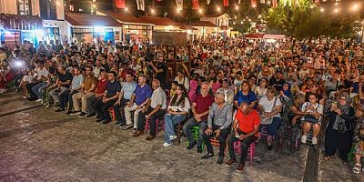 MAVİ BEYAZ AKDENİZ KÖYÜ’NDE NOSTALJİK EĞLENCE