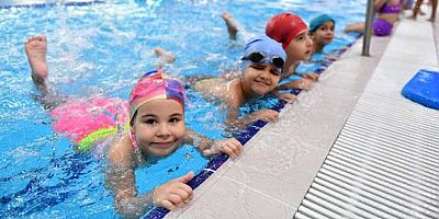 MURATPAŞA DA YÜZME BİLMEYEN ÇOCUK KALMAYACAK