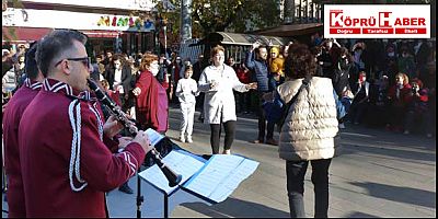 Müzik şehrin kalbinde konserleri sürüyor