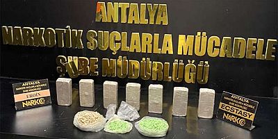 Şüphe üzerine durdurulan motorda 1 kilo esrar ele geçirildi