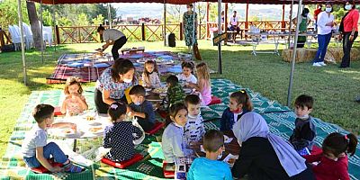 Taşağıl kreşi’nden köy kahvaltısı etkinliği