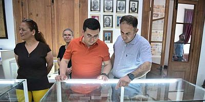 Tütüncü, Antalya Lisesi Müzesi’ni gezdi