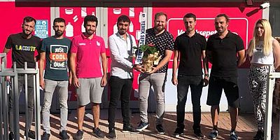 Yemeksepeti Banabi’den Cumhuriyet Bayramına özel Türk Bayrağı ve Nutuk hediye!
